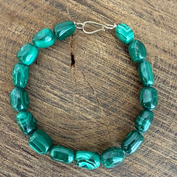 Malachite Gemstone and Gold Clasp Bracelet - Picture 1 of 10